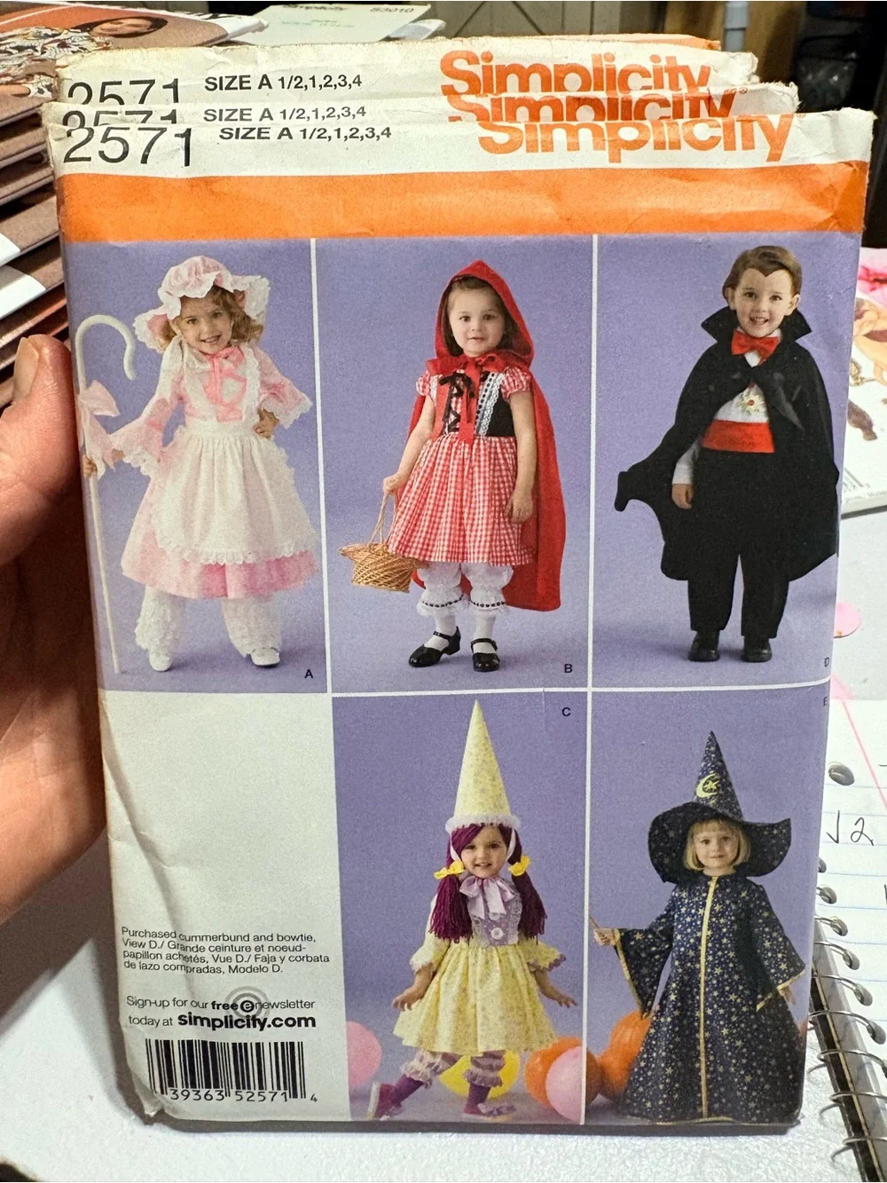 BN UNCUT SIMPLICITY CHILDREN COSTUMES SEWING PATTERNS